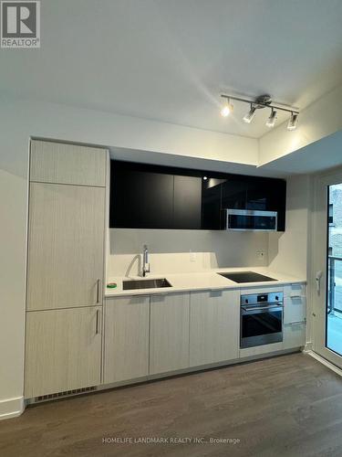 418 - 308 Jarvis Street, Toronto, ON - Indoor Photo Showing Kitchen