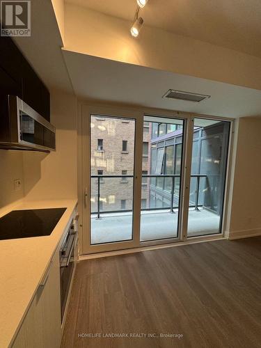 418 - 308 Jarvis Street, Toronto, ON - Indoor Photo Showing Kitchen