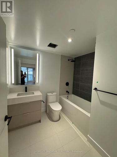 418 - 308 Jarvis Street, Toronto, ON - Indoor Photo Showing Bathroom