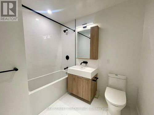 1508 - 127 Broadway Avenue, Toronto, ON - Indoor Photo Showing Bathroom