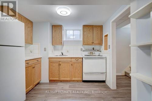 111 Rexleigh Drive, Toronto, ON - Indoor Photo Showing Kitchen