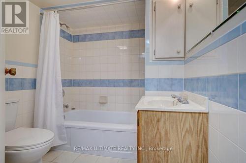 111 Rexleigh Drive, Toronto, ON - Indoor Photo Showing Bathroom