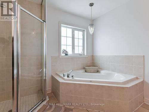 231 Kirkvalley Crescent, Aurora, ON - Indoor Photo Showing Bathroom