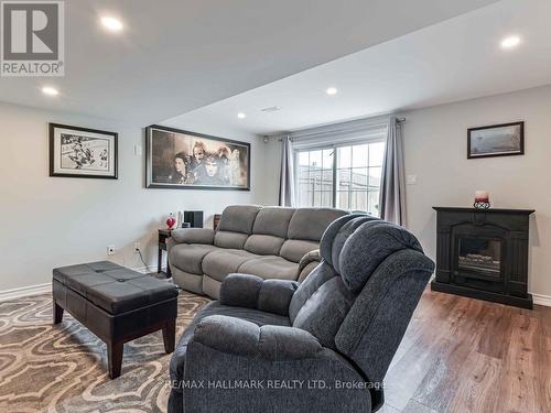 231 Kirkvalley Crescent, Aurora, ON - Indoor Photo Showing Living Room With Fireplace