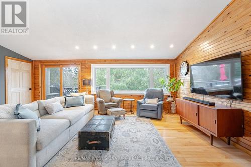 12664 Mill Road, King, ON - Indoor Photo Showing Living Room