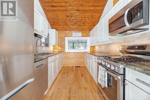 12664 Mill Road, King, ON - Indoor Photo Showing Kitchen With Stainless Steel Kitchen With Upgraded Kitchen