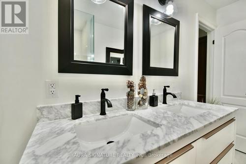 1385 Sheldon Street, Innisfil, ON - Indoor Photo Showing Bathroom