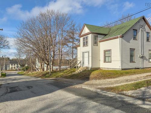 2 Walker Street, Yarmouth, NS 