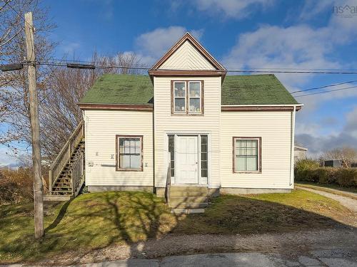 2 Walker Street, Yarmouth, NS 