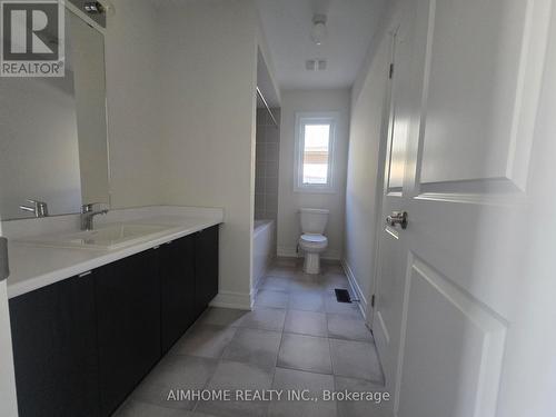 45 Faimira Ave Avenue, Georgina, ON - Indoor Photo Showing Bathroom