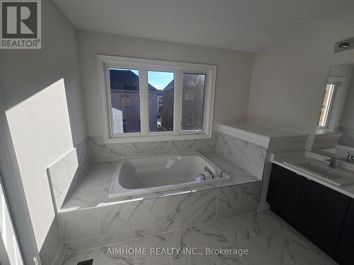 45 Faimira Ave Avenue, Georgina, ON - Indoor Photo Showing Bathroom