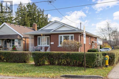 58 Bloomfield Avenue, St. Catharines (455 - Secord Woods), ON - Outdoor With Facade