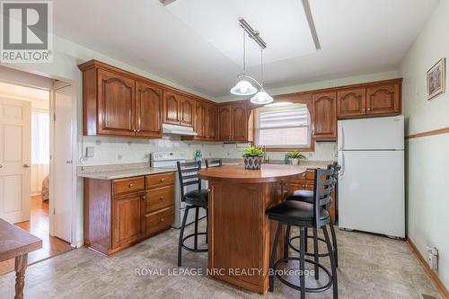 58 Bloomfield Avenue, St. Catharines (455 - Secord Woods), ON - Indoor Photo Showing Kitchen