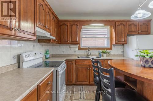 58 Bloomfield Avenue, St. Catharines (455 - Secord Woods), ON - Indoor Photo Showing Kitchen With Double Sink