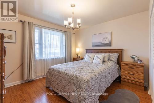 58 Bloomfield Avenue, St. Catharines (455 - Secord Woods), ON - Indoor Photo Showing Bedroom