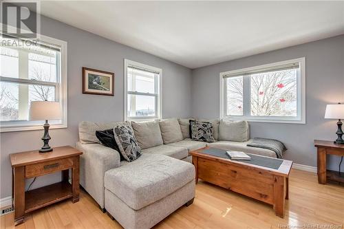 588 Guthrie Road, Bloomfield, NB - Indoor Photo Showing Living Room