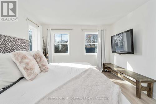 81 Victoria Street, Carleton Place, ON - Indoor Photo Showing Bedroom