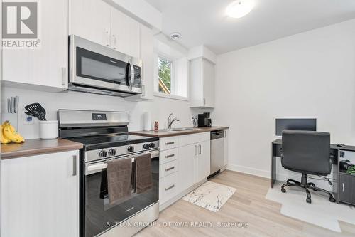 81 Victoria Street, Carleton Place, ON - Indoor Photo Showing Kitchen