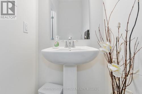 81 Victoria Street, Carleton Place, ON - Indoor Photo Showing Bathroom