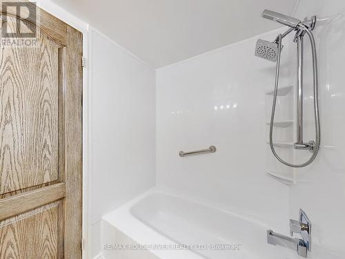 307 - 40 Bay Mills Boulevard, Toronto, ON - Indoor Photo Showing Bathroom