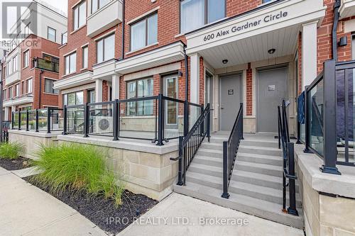 109 - 600 Alex Gardner Circle, Aurora, ON - Outdoor