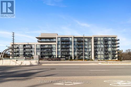 101 - 4700 Highway 7, Vaughan, ON - Outdoor