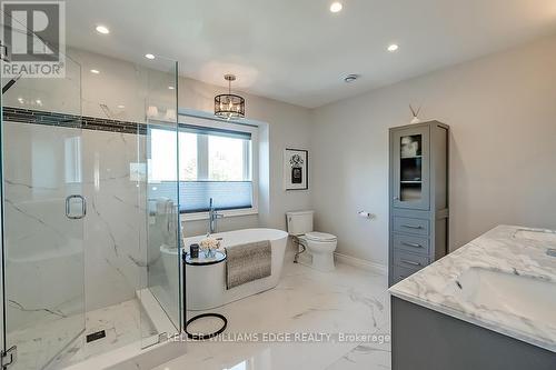 1407 Bayshire Drive, Oakville, ON - Indoor Photo Showing Bathroom