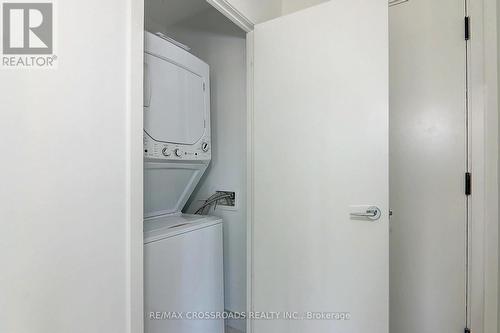 Lph3 - 270 Dufferin Street, Toronto, ON - Indoor Photo Showing Laundry Room