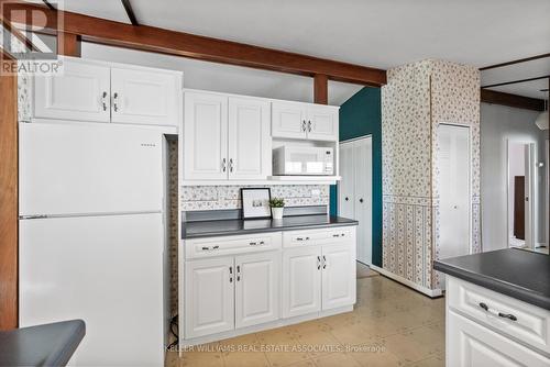 118 West 19Th Street, Hamilton, ON - Indoor Photo Showing Kitchen