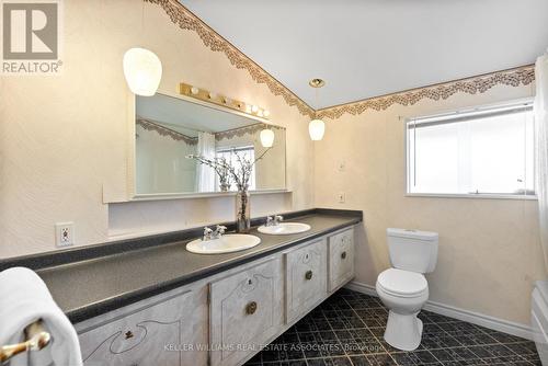 118 West 19Th Street, Hamilton, ON - Indoor Photo Showing Bathroom