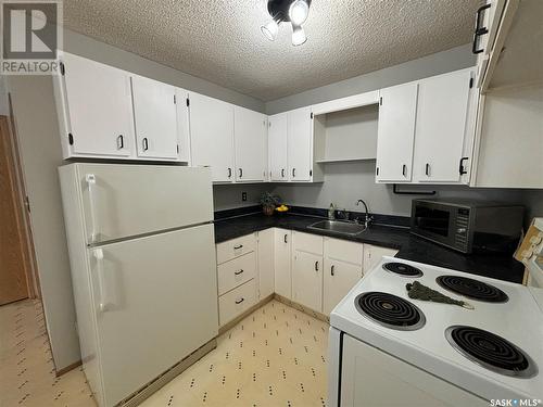 7340 Dalgliesh Drive, Regina, SK - Indoor Photo Showing Kitchen