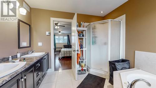 40 Iceland Place, St. John'S, NL - Indoor Photo Showing Bathroom