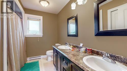 40 Iceland Place, St. John'S, NL - Indoor Photo Showing Bathroom