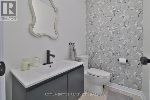 2493 Earl Grey Avenue, Pickering, ON - Indoor Photo Showing Bathroom