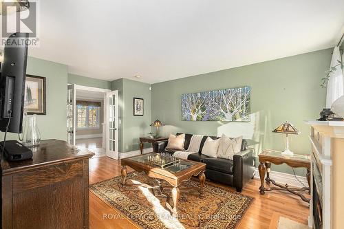 14 Garrison Drive, North Grenville, ON - Indoor Photo Showing Living Room