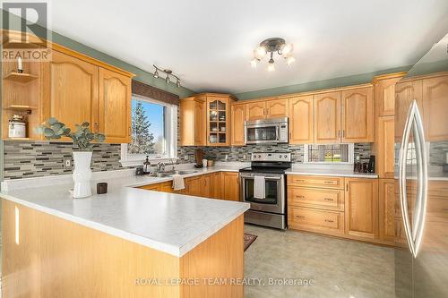 14 Garrison Drive, North Grenville, ON - Indoor Photo Showing Kitchen With Double Sink