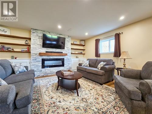 79 Blackacre Crescent, Tilbury, ON - Indoor Photo Showing Living Room With Fireplace