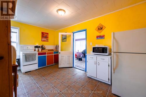 326 Andrew Street, Shelburne, ON - Indoor Photo Showing Kitchen