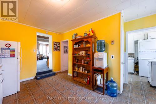 326 Andrew Street, Shelburne, ON - Indoor Photo Showing Laundry Room