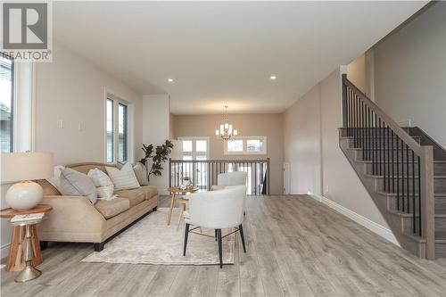 30 Noah Court, Sudbury, ON - Indoor Photo Showing Living Room