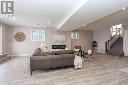 30 Noah Court, Sudbury, ON - Indoor Photo Showing Living Room