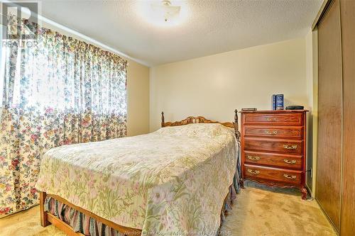 1567 Curry Avenue, Windsor, ON - Indoor Photo Showing Bedroom