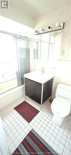 2255 Secord Avenue, Windsor, ON - Indoor Photo Showing Bathroom