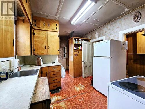 177 Pleasant Street, Truro, NS - Indoor Photo Showing Kitchen