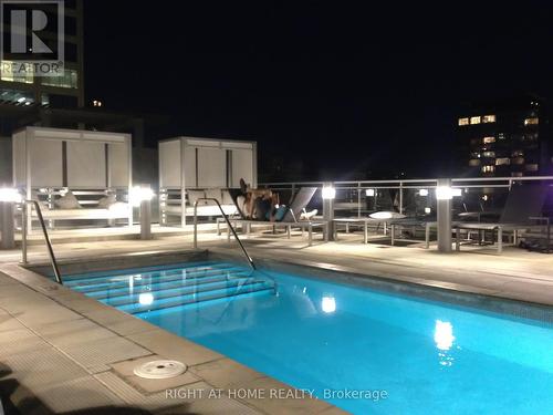 615 - 324 Laurier Avenue W, Ottawa, ON - Outdoor With In Ground Pool