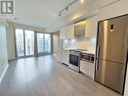 1428 - 251 Jarvis Street, Toronto, ON - Indoor Photo Showing Kitchen With Stainless Steel Kitchen With Upgraded Kitchen