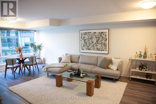 1601 - 33 University Avenue, Toronto, ON - Indoor Photo Showing Living Room