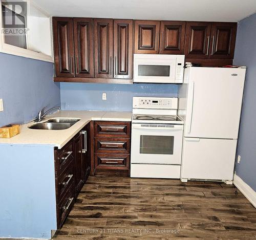 B - 788 - B Midland Avenue, Toronto, ON - Indoor Photo Showing Kitchen With Double Sink