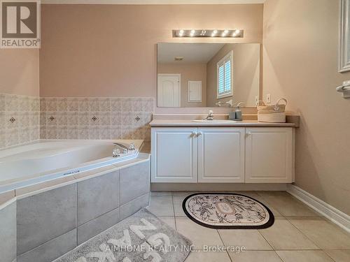 49 Pine Hollow Crescent, Vaughan, ON - Indoor Photo Showing Bathroom