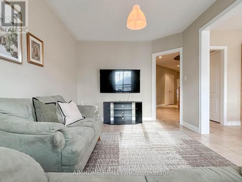 49 Pine Hollow Crescent, Vaughan, ON - Indoor Photo Showing Living Room